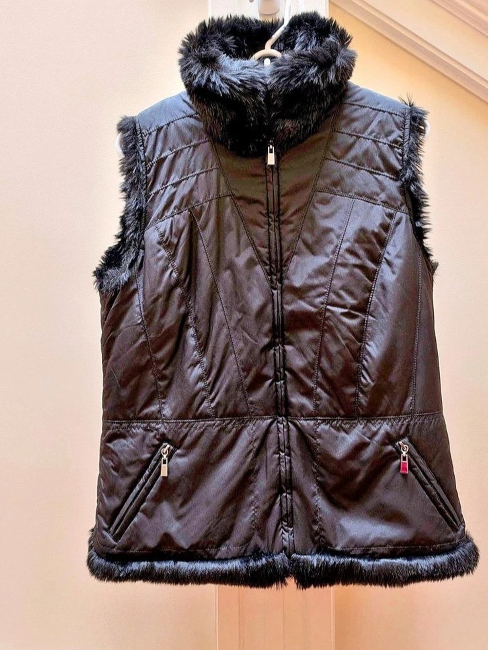 Reversible Black Faux Fur Vest M/L Zip Pockets Winter Luxe